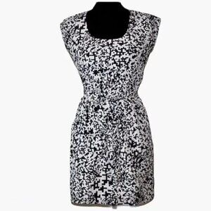 Rue 21 Elastic Waist Pocketed Mini Dress Size S